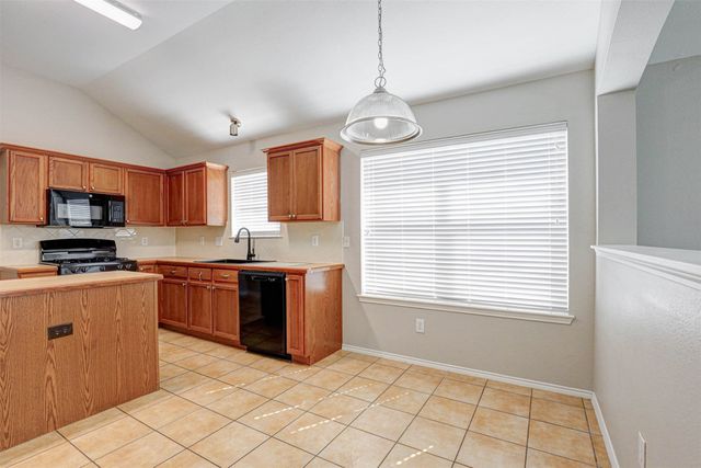 3900 Summerhill Lane, Fort Worth, TX 76244