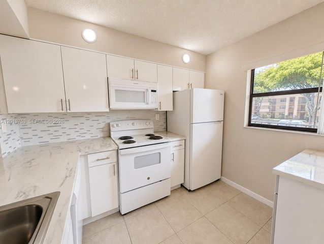 3410 Foxcroft Rd 206, Miramar, FL 33025