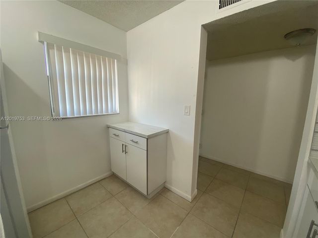 3410 Foxcroft Rd 206, Miramar, FL 33025