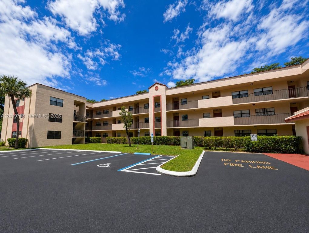 3410 Foxcroft Rd 206, Miramar, FL 33025
