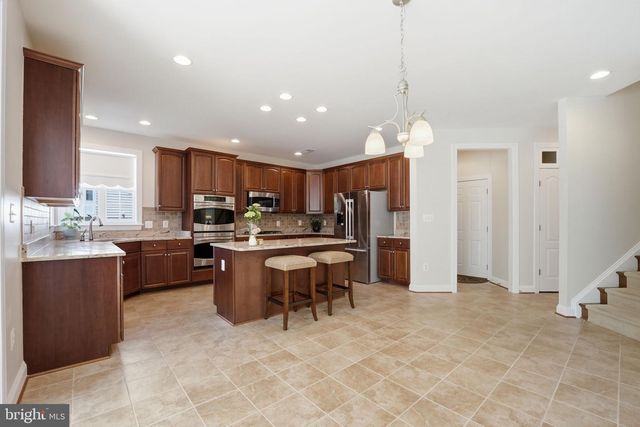 13060 QUEEN CHAPEL RD, Woodbridge, VA 22193