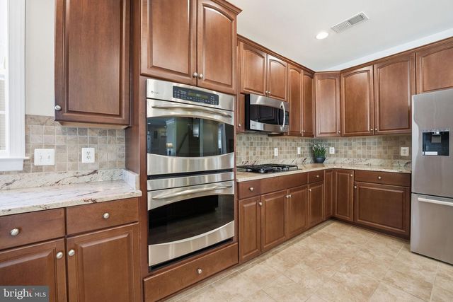 13060 QUEEN CHAPEL RD, Woodbridge, VA 22193