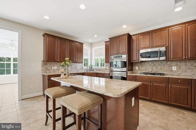 13060 QUEEN CHAPEL RD, Woodbridge, VA 22193