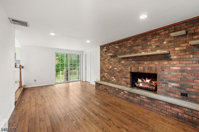9 Fieldhedge Dr, Hillsborough Twp., NJ 08844