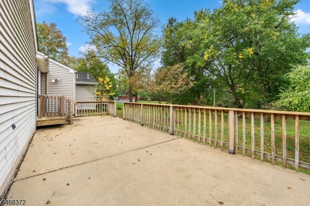 9 Fieldhedge Dr, Hillsborough Twp., NJ 08844