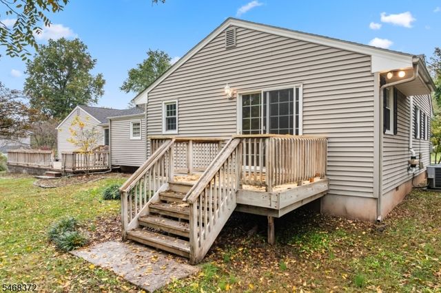 9 Fieldhedge Dr, Hillsborough Twp., NJ 08844