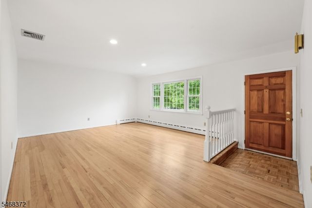 9 Fieldhedge Dr, Hillsborough Twp., NJ 08844