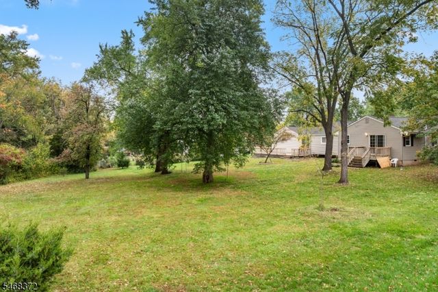 9 Fieldhedge Dr, Hillsborough Twp., NJ 08844