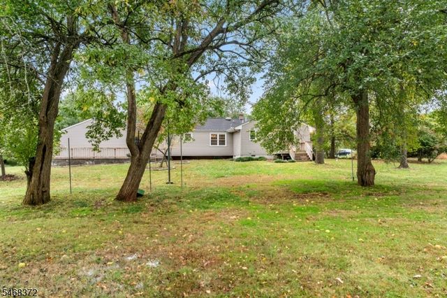 9 Fieldhedge Dr, Hillsborough Twp., NJ 08844