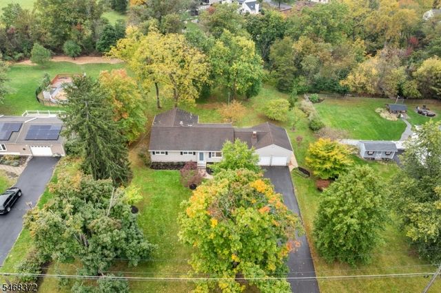 9 Fieldhedge Dr, Hillsborough Twp., NJ 08844