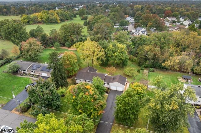 9 Fieldhedge Dr, Hillsborough Twp., NJ 08844
