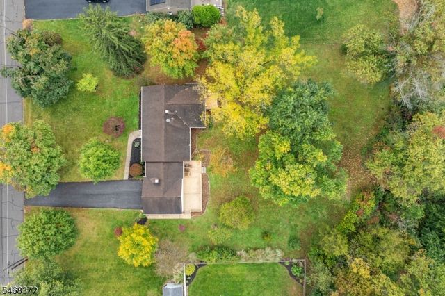 9 Fieldhedge Dr, Hillsborough Twp., NJ 08844