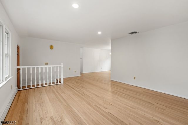 9 Fieldhedge Dr, Hillsborough Twp., NJ 08844