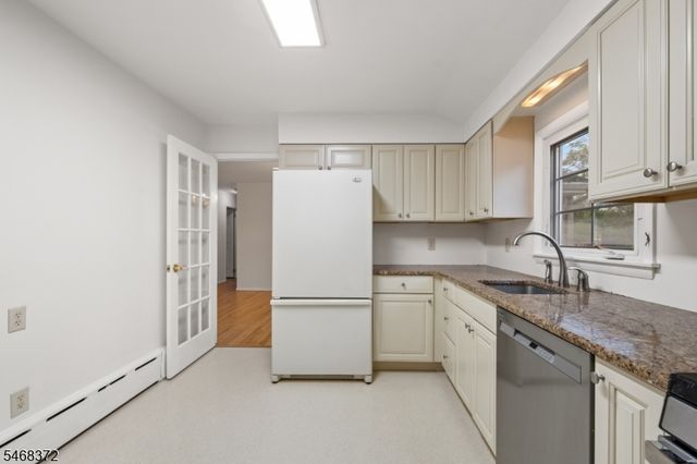9 Fieldhedge Dr, Hillsborough Twp., NJ 08844