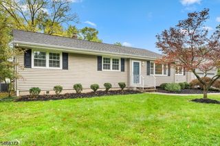 9 Fieldhedge Dr, Hillsborough Twp., NJ 08844