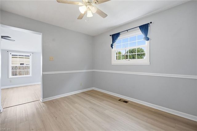 4813 Lonewillow LN, Virginia Beach, VA 23455