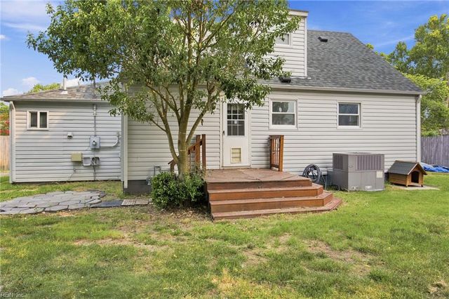 4813 Lonewillow LN, Virginia Beach, VA 23455