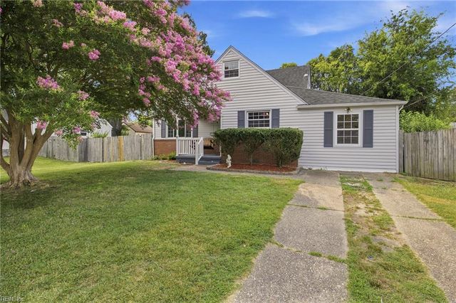 4813 Lonewillow LN, Virginia Beach, VA 23455