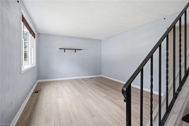 4813 Lonewillow LN, Virginia Beach, VA 23455