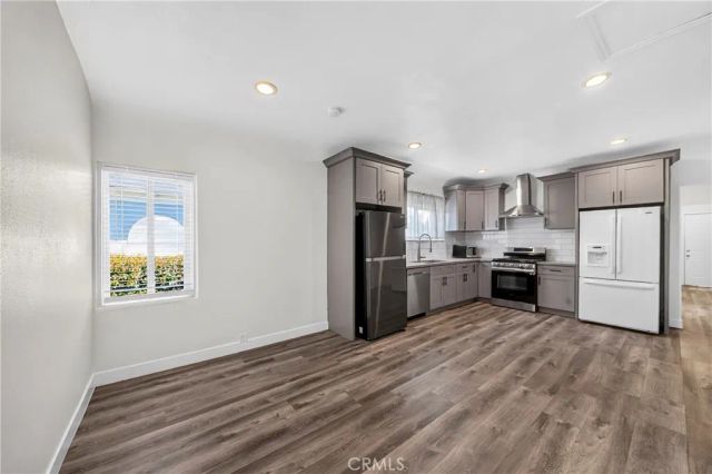 1302 W 35th, Los Angeles, CA 90007