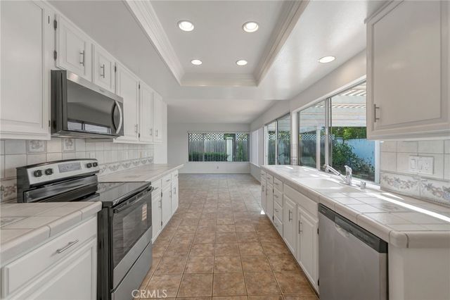 3812 Salem, Irvine, CA 92614