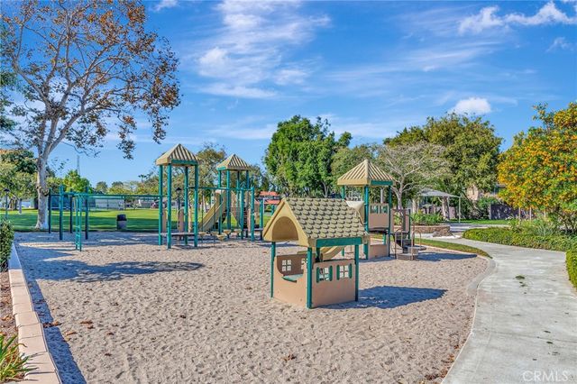 3812 Salem, Irvine, CA 92614