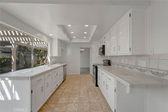 3812 Salem, Irvine, CA 92614