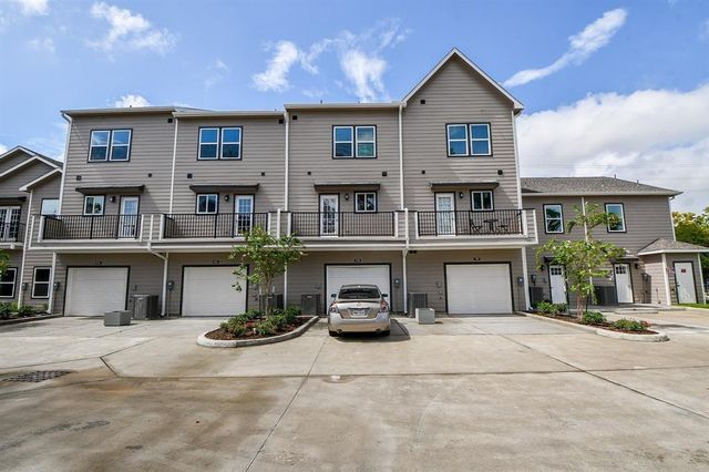 5262 Ella Boulevard 108, Houston, TX 77018