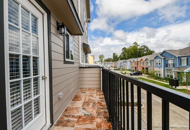 5262 Ella Boulevard 108, Houston, TX 77018