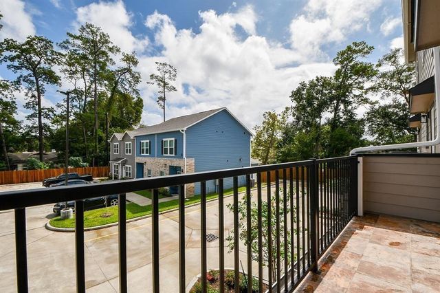 5262 Ella Boulevard 108, Houston, TX 77018