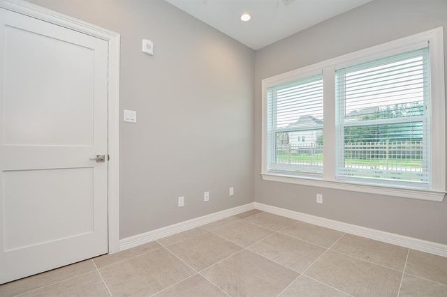 5262 Ella Boulevard 108, Houston, TX 77018