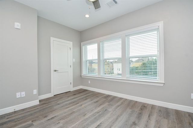 5262 Ella Boulevard 108, Houston, TX 77018