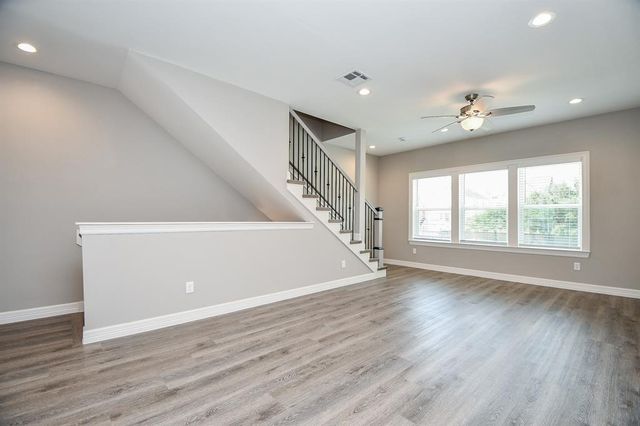 5262 Ella Boulevard 108, Houston, TX 77018