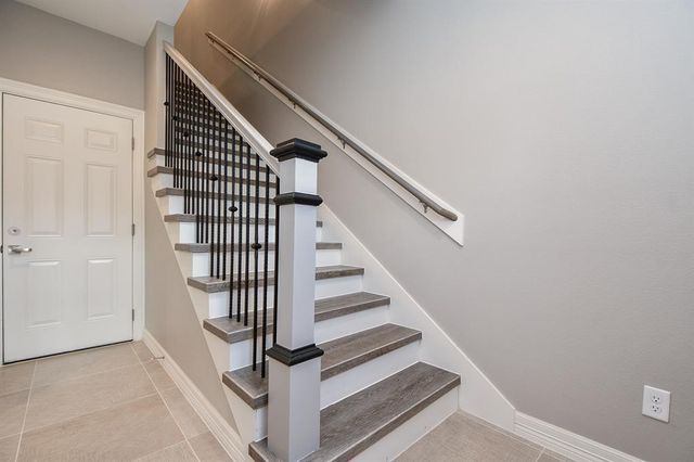 5262 Ella Boulevard 108, Houston, TX 77018