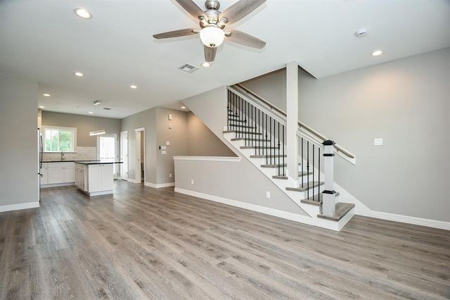 5262 Ella Boulevard 108, Houston, TX 77018