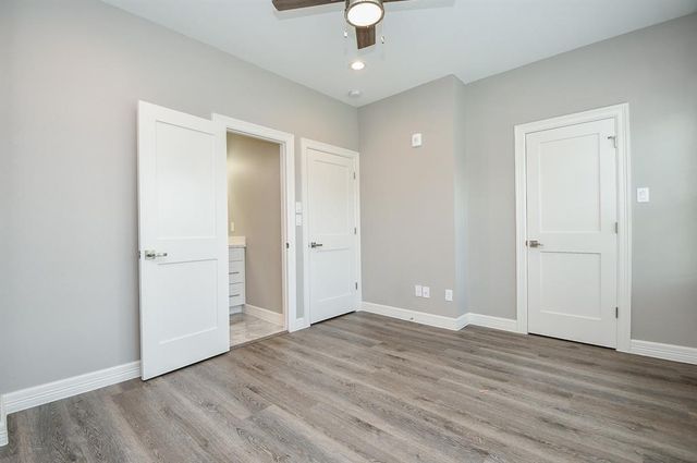 5262 Ella Boulevard 108, Houston, TX 77018