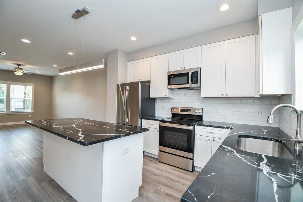 5262 Ella Boulevard 108, Houston, TX 77018