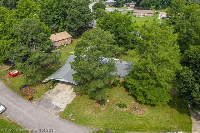 3 Hilltop Place, Van Buren, AR 72956