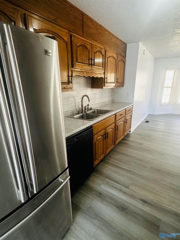 1028 Lakeview Lane NW, Arab, AL 35016