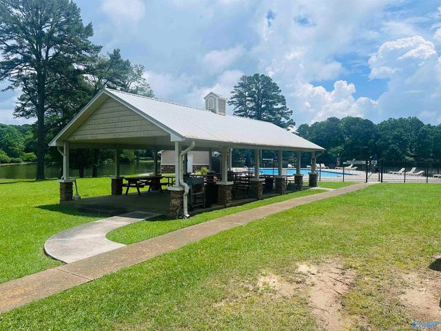 1028 Lakeview Lane NW, Arab, AL 35016