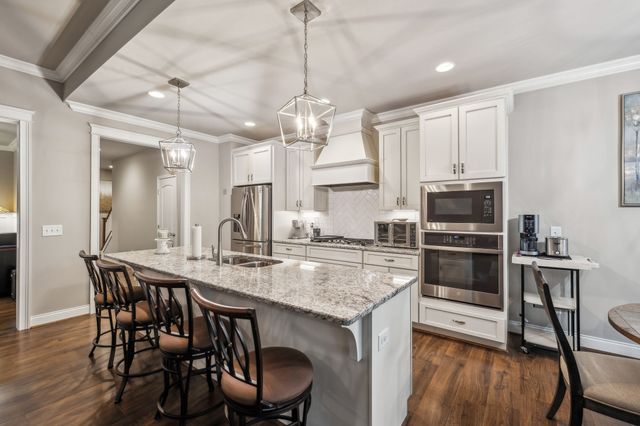 5004 Harbor Reserve Cv, Hermitage, TN 37076