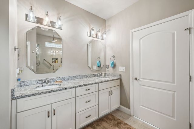 5004 Harbor Reserve Cv, Hermitage, TN 37076