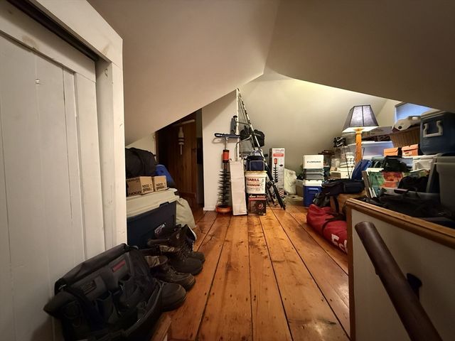 1 Carlton St 2, Salem, MA 01970