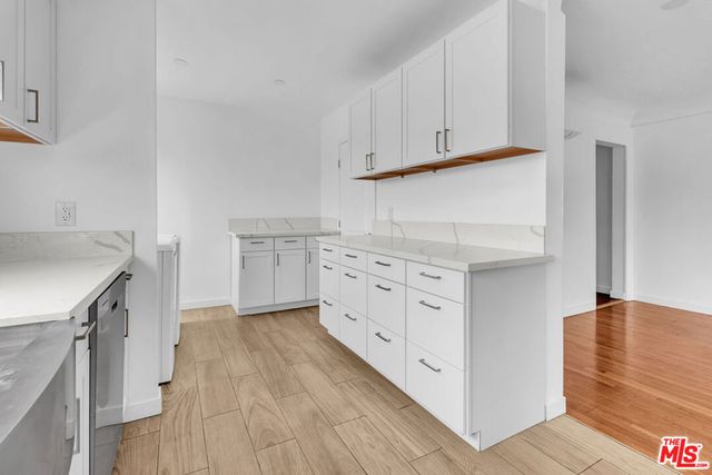 8300 Blackburn Avenue, Los Angeles, CA 90048