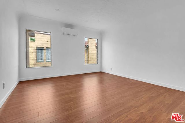 8300 Blackburn Avenue, Los Angeles, CA 90048
