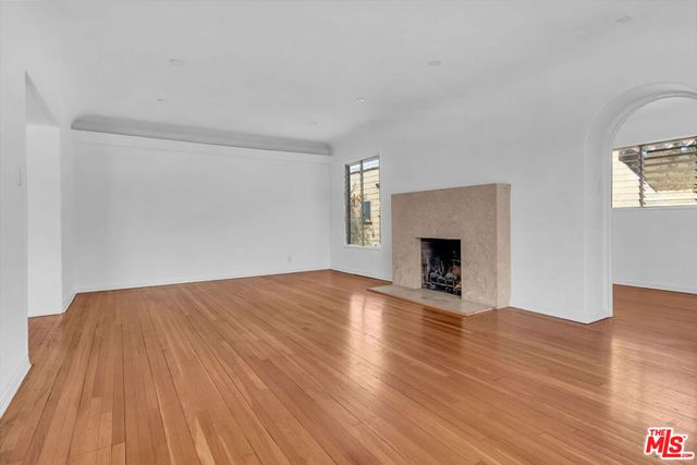 8300 Blackburn Avenue, Los Angeles, CA 90048