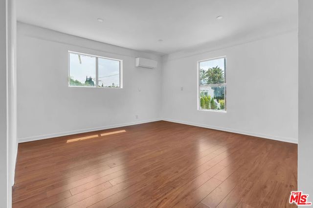 8300 Blackburn Avenue, Los Angeles, CA 90048