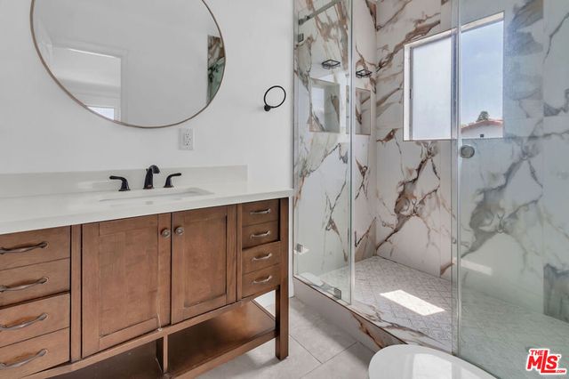 8300 Blackburn Avenue, Los Angeles, CA 90048