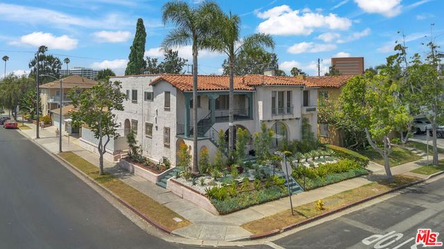 8300 Blackburn Avenue, Los Angeles, CA 90048