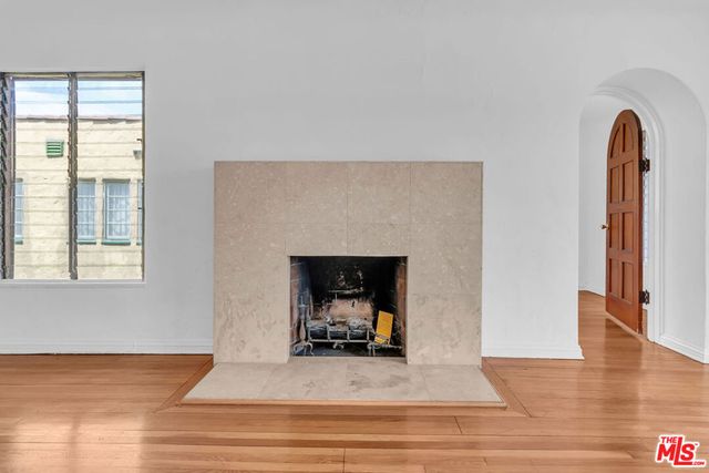 8300 Blackburn Avenue, Los Angeles, CA 90048